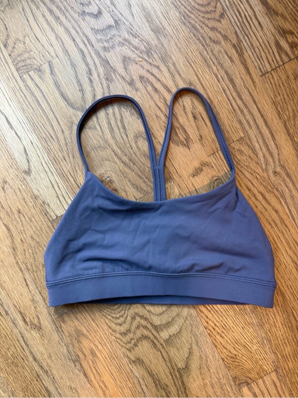 Lululemon “Flow Y Bra Nulu” size 6.